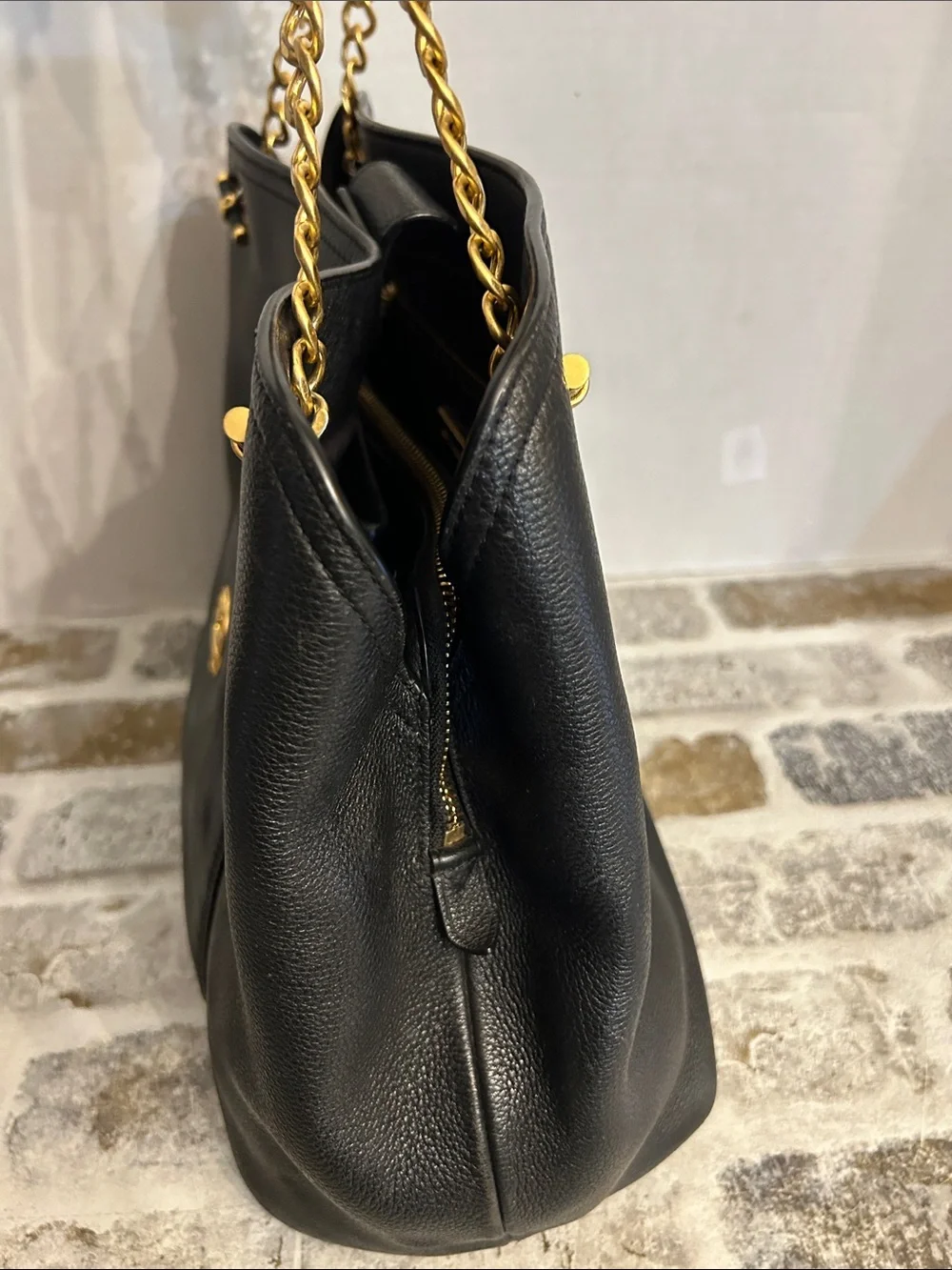 Tory Burch Chelsea Slouchy Black Pebbled Leather Tote Leather & Chain Handles